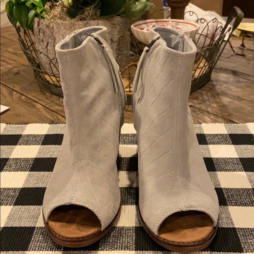 Toms suede peep toe shoes